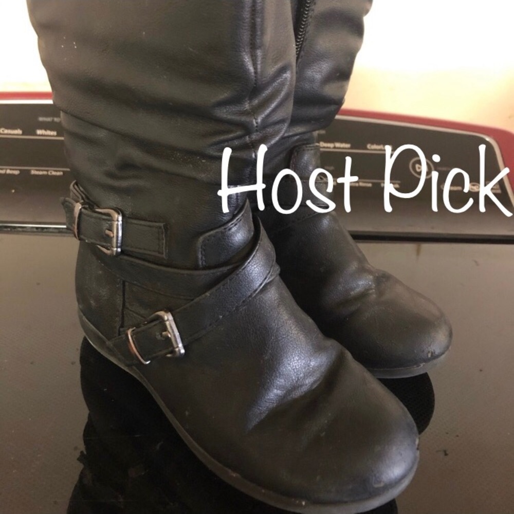 Host pick! super cute black boots. Offers accepted